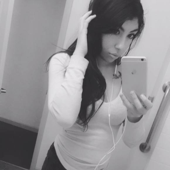 Meet your Posher, Julianne - Picture 1 of 1